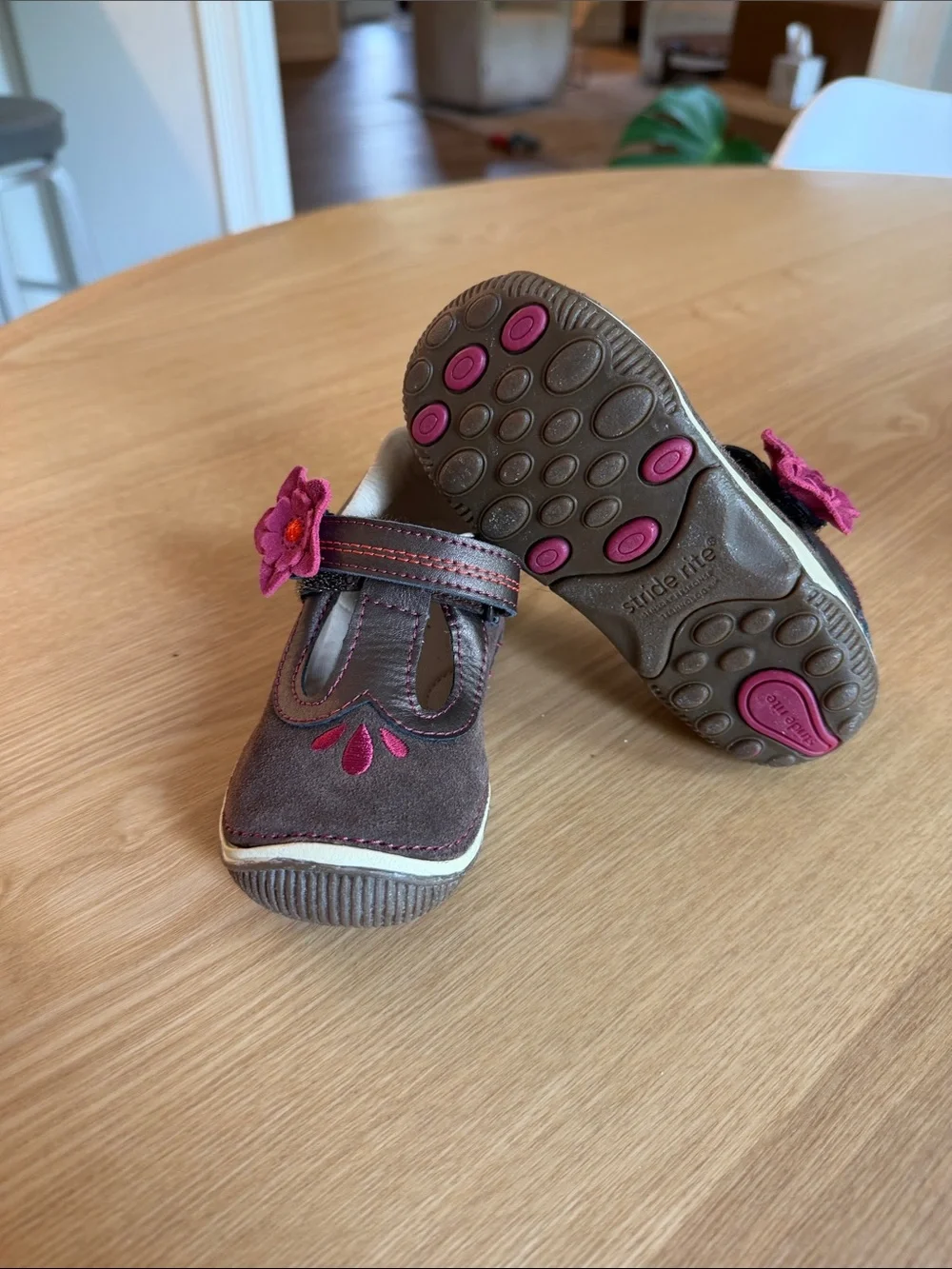 Stride Rite Teagan T Strap Mary Jane’s 8M Toddler NEW